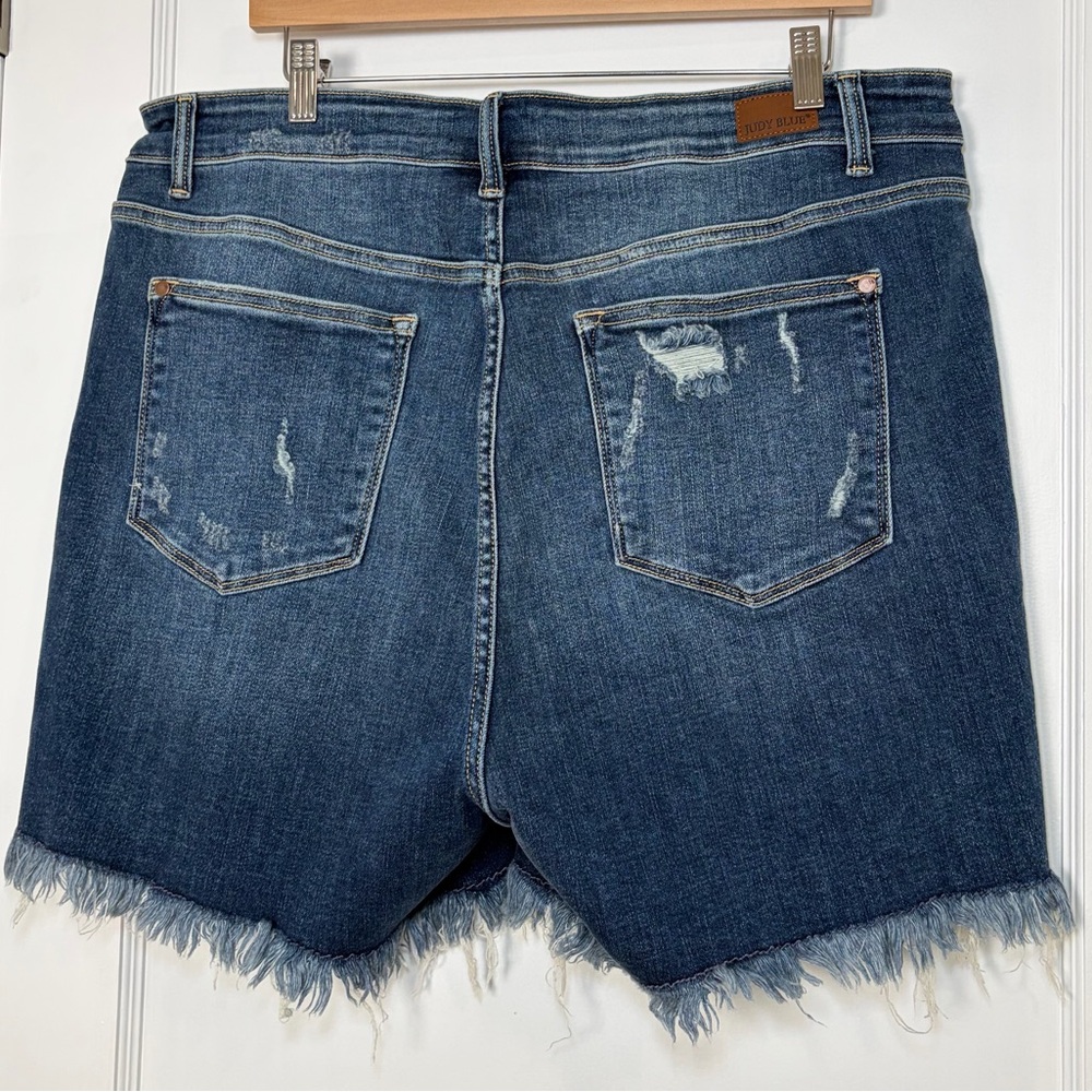 Judy blue distressed denim Shorts - Picture 7 of 16